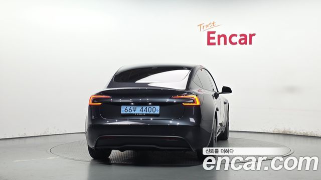 Tesla Model 3 2026 — photo 4