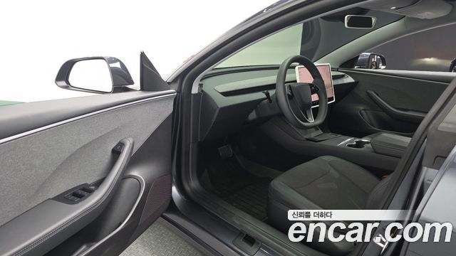 Tesla Model 3 2026 — photo 13