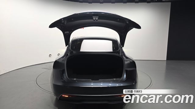 Tesla Model 3 2026 — photo 32