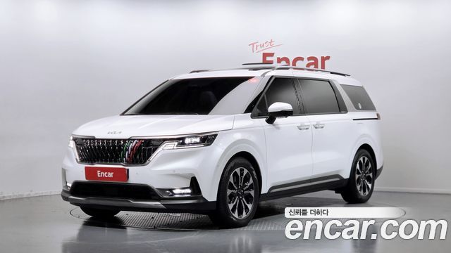 Kia Canival 2023 — photo 1