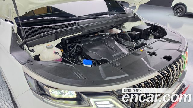 Kia Canival 2023 — photo 6