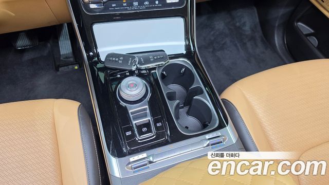 Kia Canival 2023 — photo 9