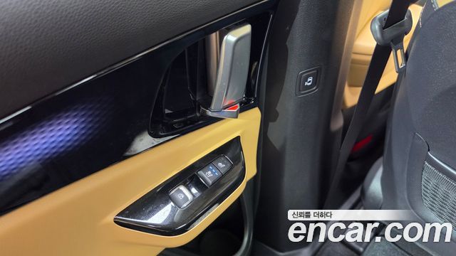 Kia Canival 2023 — photo 17