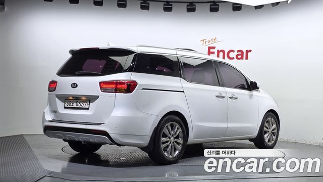 Kia Canival 2016 — photo 2