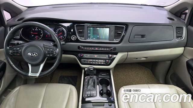 Kia Canival 2016 — photo 7