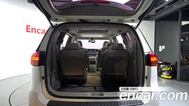 Kia Canival 2016 — photo 20