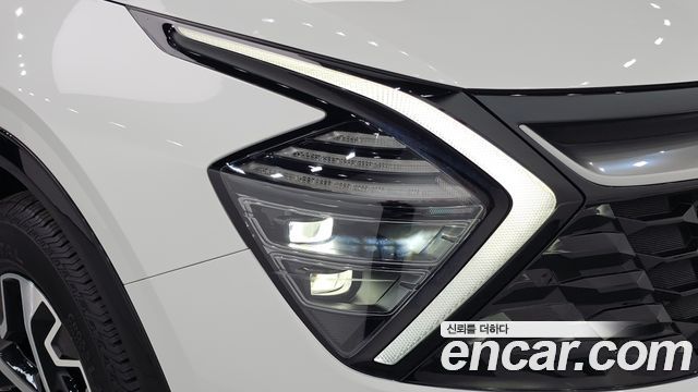 Kia Sportage 2023 — photo 8