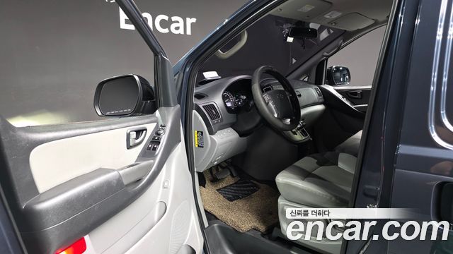 Hyundai Starex 2019 — photo 10