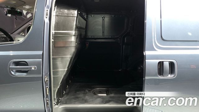 Hyundai Starex 2019 — photo 11