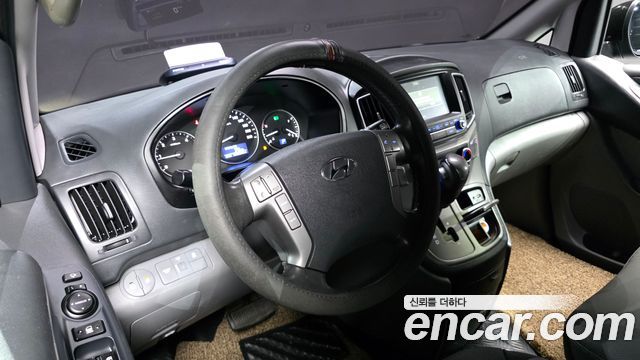 Hyundai Starex 2019 — photo 12