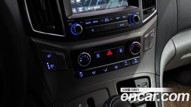 Hyundai Starex 2019 — photo 18