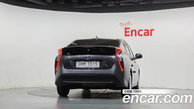 Toyota Prius 2018 — photo 4