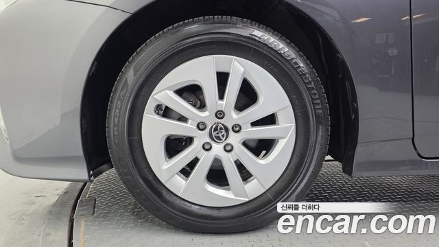 Toyota Prius 2018 — photo 5
