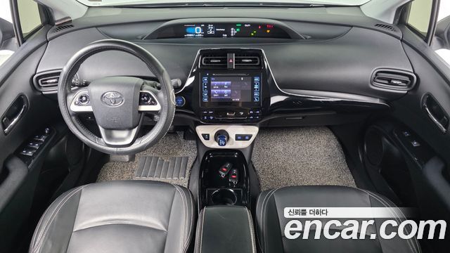 Toyota Prius 2018 — photo 7