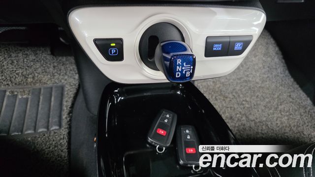 Toyota Prius 2018 — photo 9