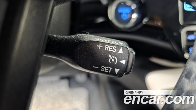Toyota Prius 2018 — photo 18
