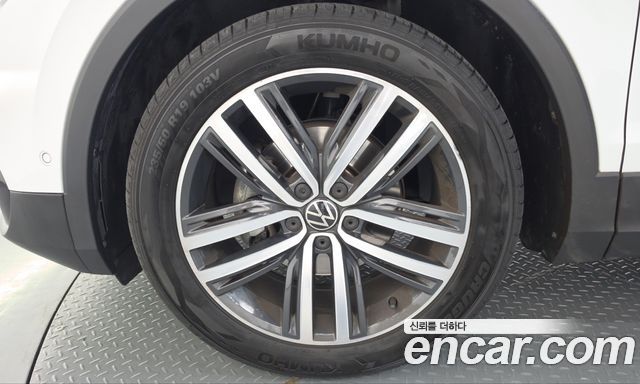 Volkswagen Tiguan 2021 — photo 5