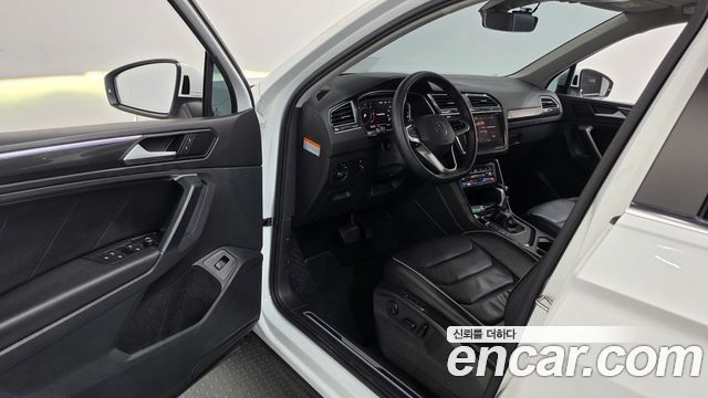 Volkswagen Tiguan 2021 — photo 13
