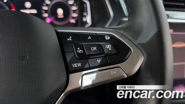Volkswagen Tiguan 2021 — photo 24