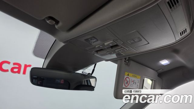 Volkswagen Tiguan 2021 — photo 28