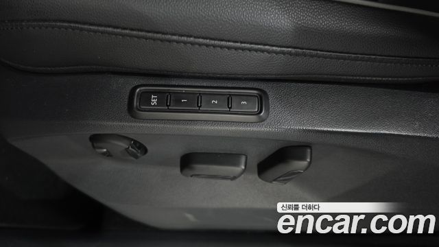 Volkswagen Tiguan 2021 — photo 31