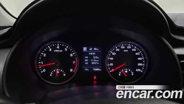Kia Stonic 2018 — photo 8