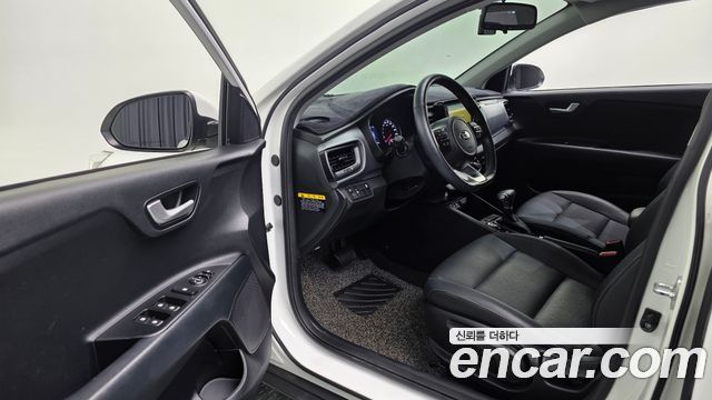 Kia Stonic 2018 — photo 11