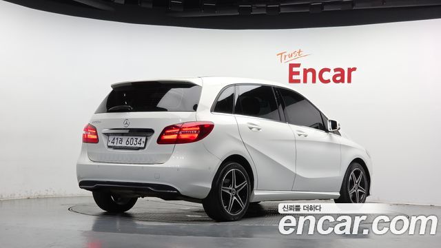 Mercedes-Benz B-Class 2018 — photo 2