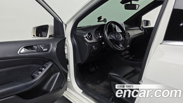 Mercedes-Benz B-Class 2018 — photo 10