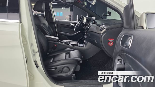 Mercedes-Benz B-Class 2018 — photo 11
