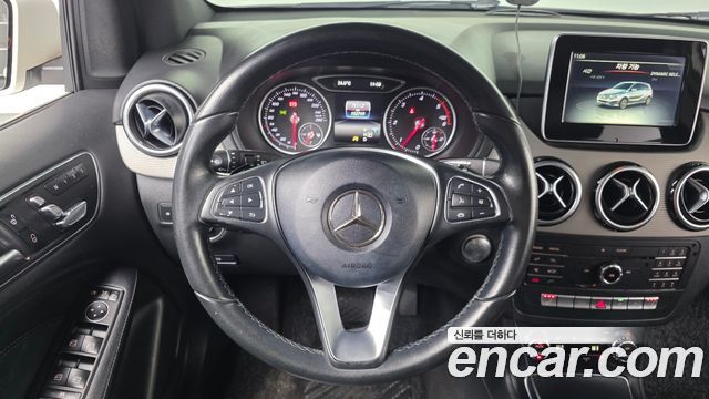 Mercedes-Benz B-Class 2018 — photo 13