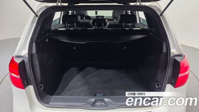 Mercedes-Benz B-Class 2018 — photo 20