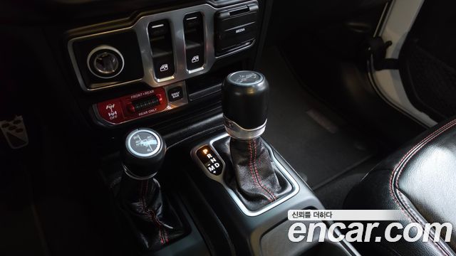 Jeep Wrangler 2020 — photo 9