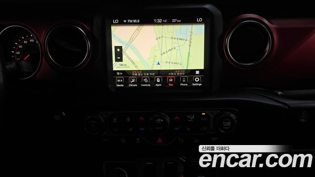 Jeep Wrangler 2020 — photo 14