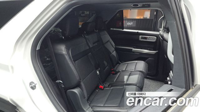 Ford Explorer 2020 — photo 17