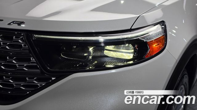 Ford Explorer 2020 — photo 8