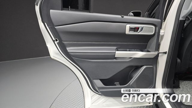Ford Explorer 2020 — photo 15
