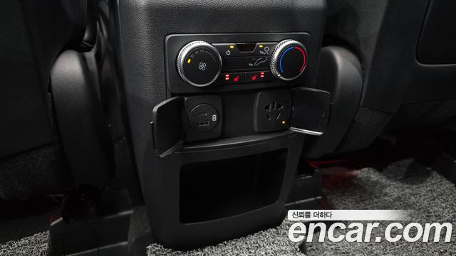 Ford Explorer 2020 — photo 35