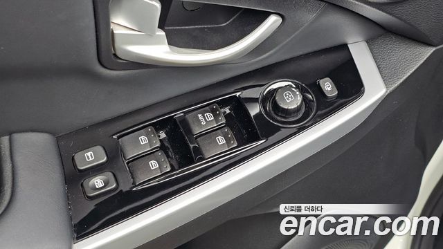 KG Mobility KORANDO 2017 — photo 19