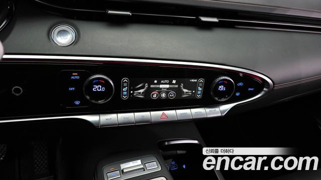 Genesis GV70 2021 — photo 17