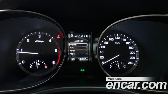 Hyundai Santafe 2018 — photo 8