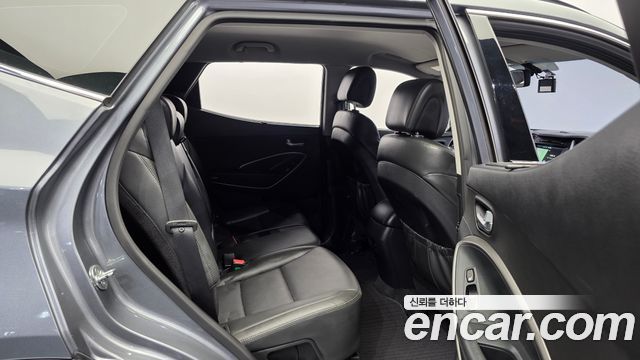Hyundai Santafe 2018 — photo 11