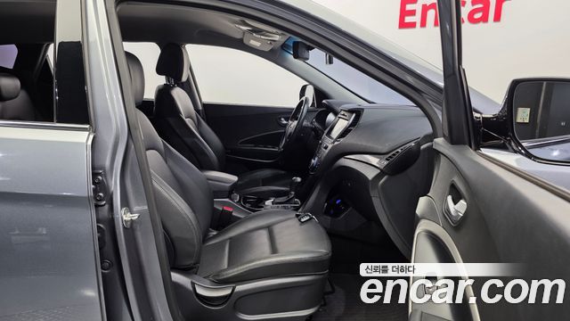 Hyundai Santafe 2018 — photo 12