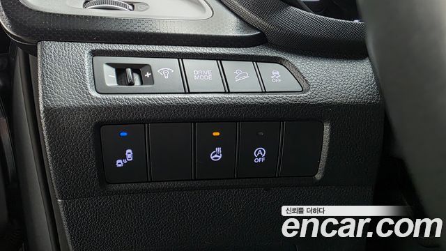 Hyundai Santafe 2018 — photo 16