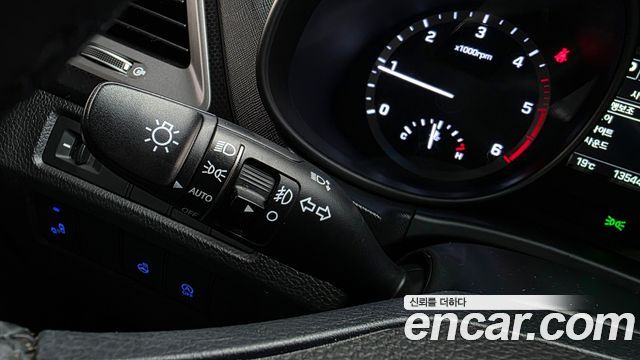 Hyundai Santafe 2018 — photo 17