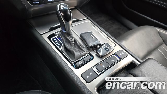 Hyundai Genesis 2015 — photo 9