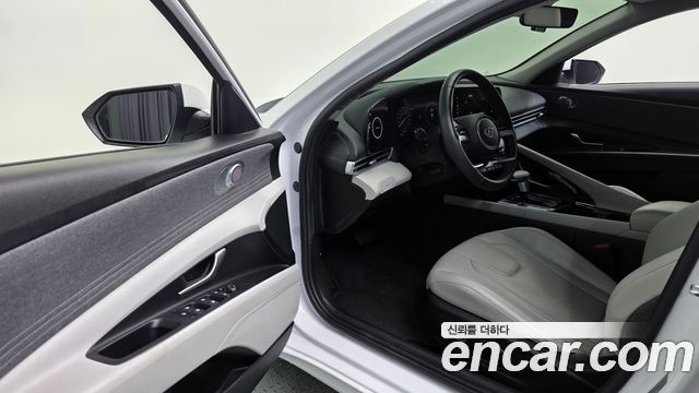 Hyundai AVANTE 2021 — photo 17