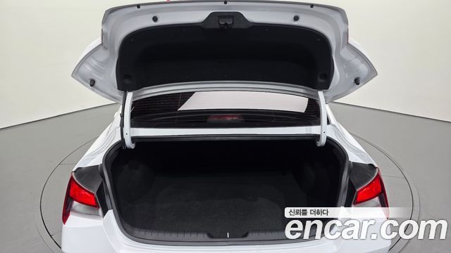 Hyundai AVANTE 2021 — photo 30