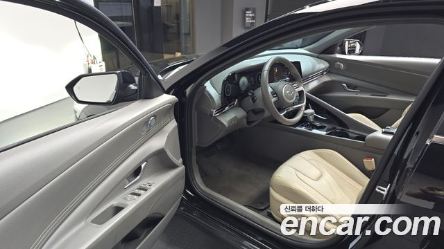Hyundai AVANTE 2023 — photo 13