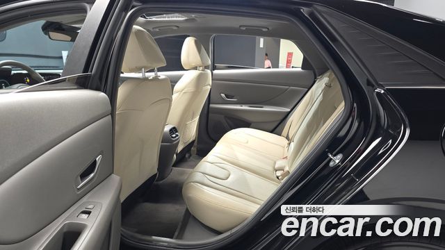 Hyundai AVANTE 2023 — photo 17